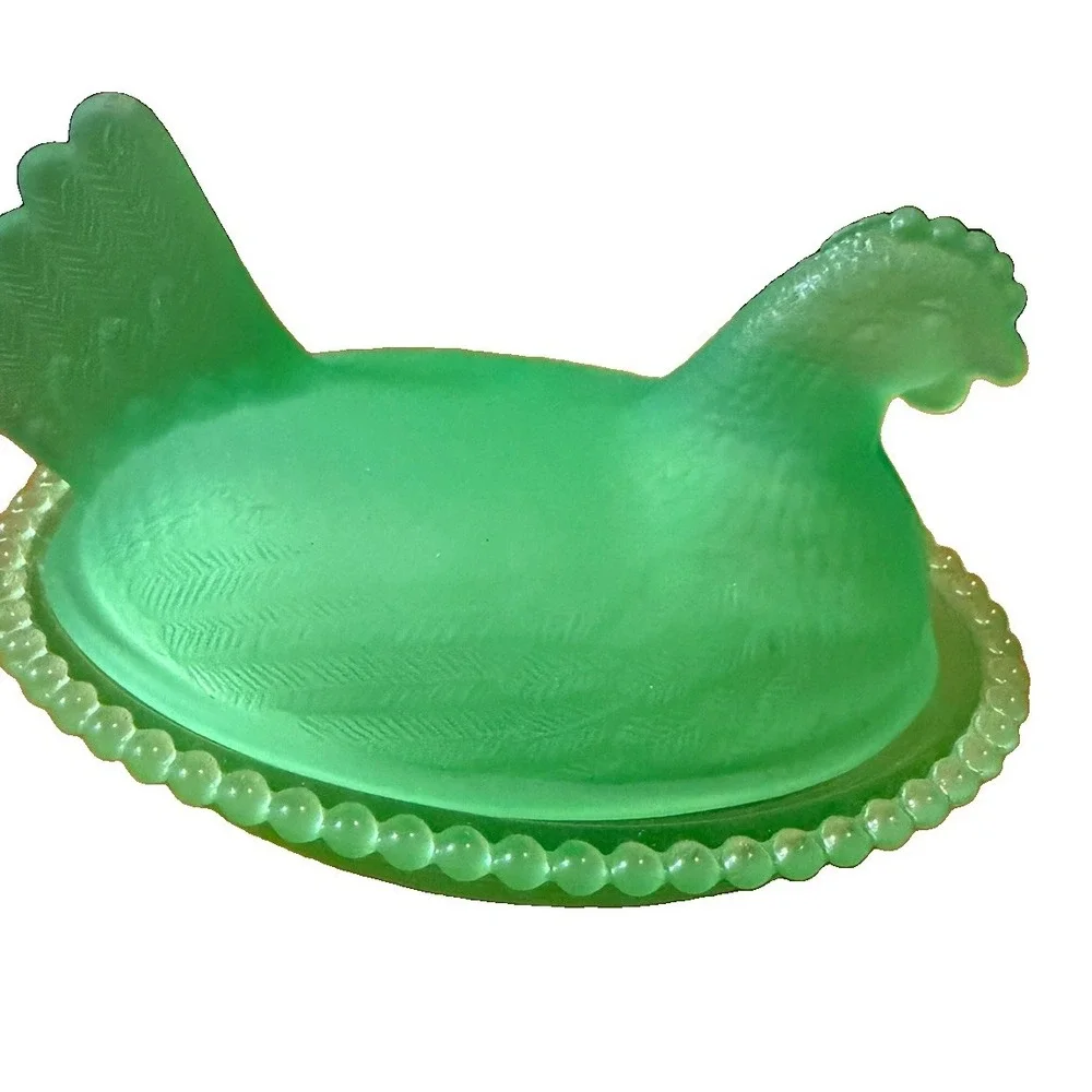 Green Frosted Glass Hen on Nest Covered Dish Chicken Trinket Candy Box Decor